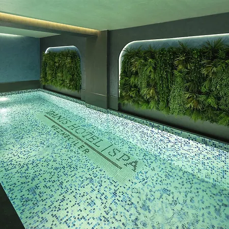 Danis & - Old Hotel 4*