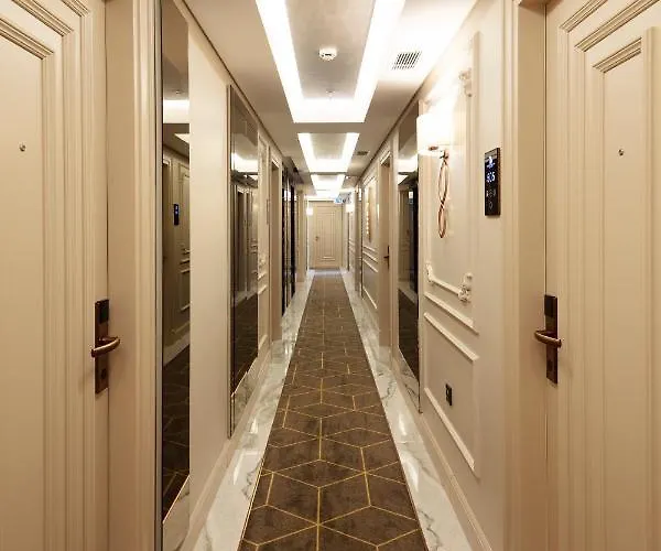 מלון Danis & - Old