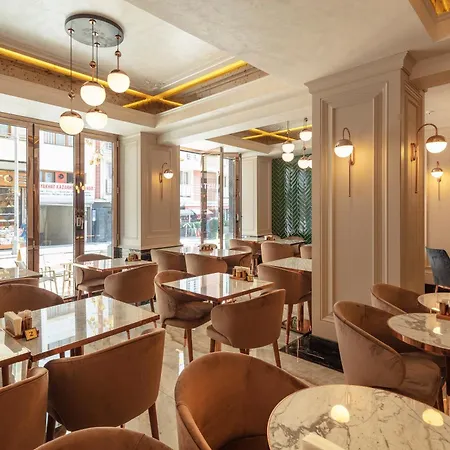 Danis & - Old 酒店 4*