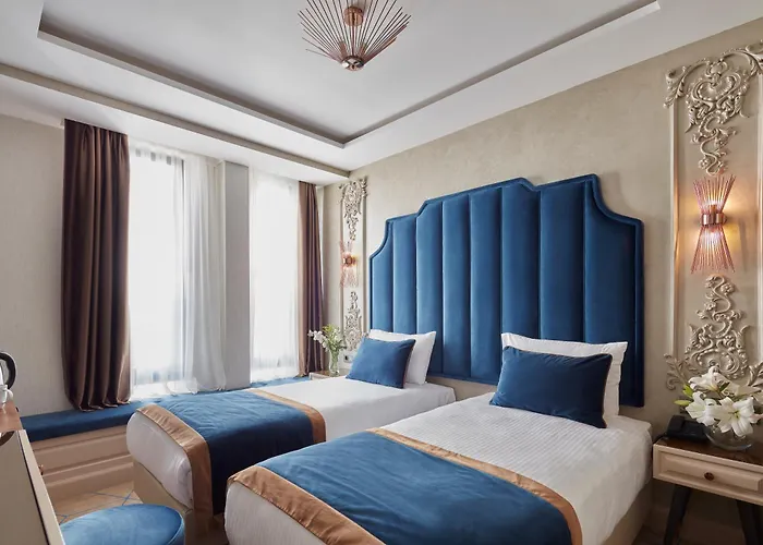 Danis & - Old Hotel 4*