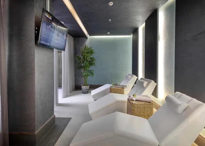 Danis & - Old Hotel 4*