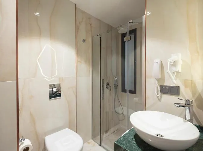 Danis & - Old Hotel 4*