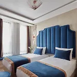 Danis & - Old Hotel 4*
