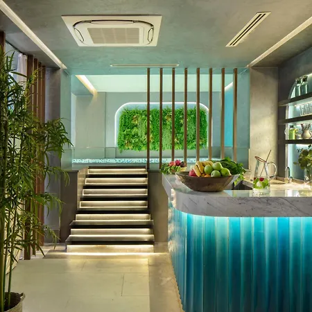 Danis & - Old Hotel
