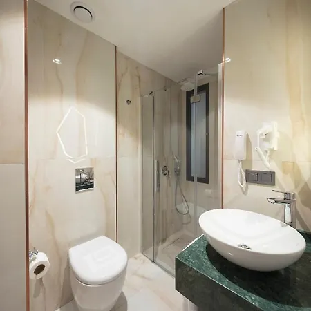 Danis & - Old Hotel 4*